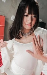 Kotomi Asakura has big squirt after is fucked in shaved cooter